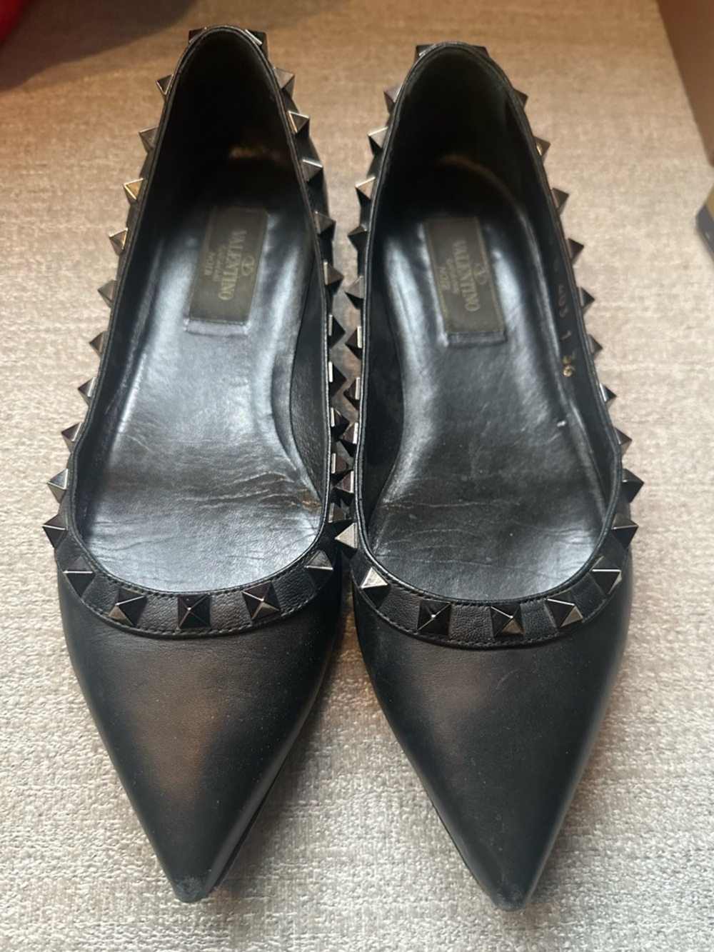 Valentino Black Rockstud Pointed-Toe Leather Ballet Flats Sz 36